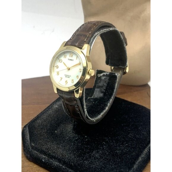Timex Women's Watch TW2R63600 Indiglo Mother of Pearl Quartz Brown Leather 25mm - Picture 2 of 15